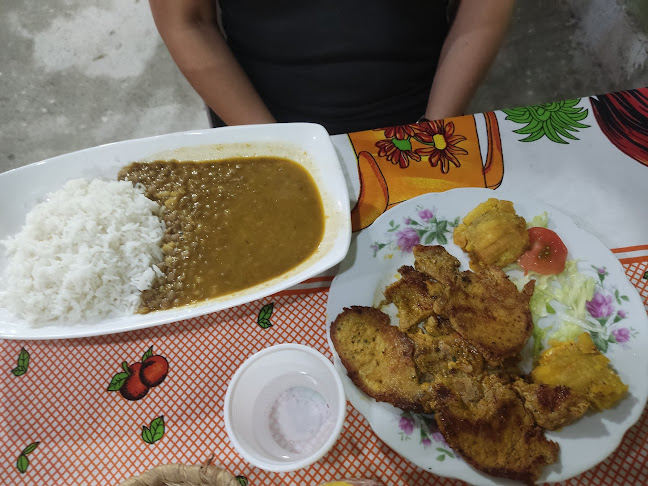 Opinii despre Picanteria Popular Lojanito în Salinas - Gastronomía y hostelería