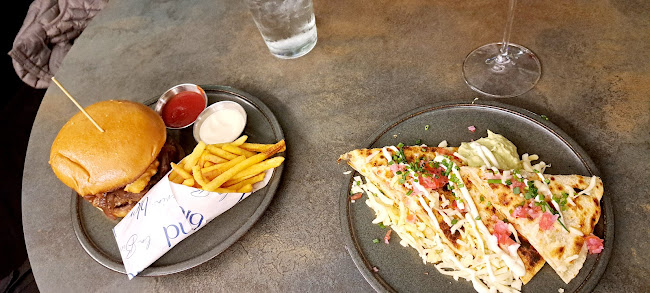 Francisco de Orellana E2-137 y, Cumbaya 170157