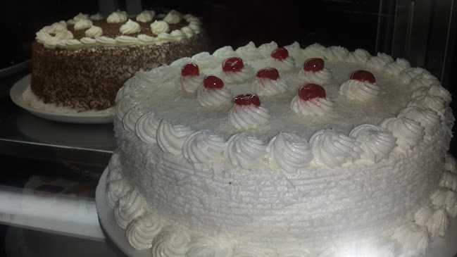 Opinii despre Pasteles Y Algo Más în Salinas - Gastronomía y hostelería