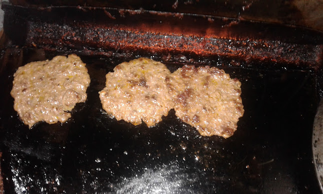 Comentarii opinii despre HAMBURGUESAS Y ENCEBOLLADOS GARO