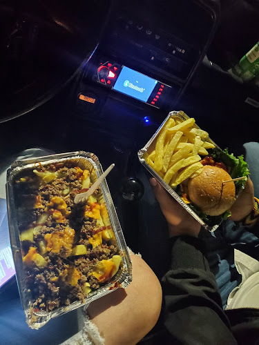 Opinii despre Golden Burger Ambato în Ambato - Gastronomía y hostelería