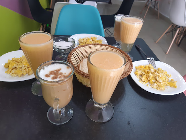 QGX4+566, Av. Gral. Ignacio de Veintimilla, Quito 170143