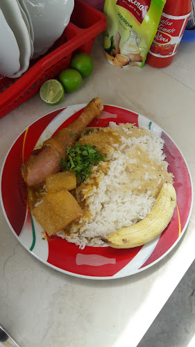 Comedor y Piscina CINCO ESTRELLAS - Manta