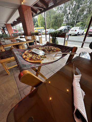 PIZZA SA RIVER MALL - Quito