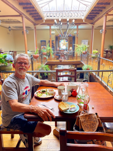 Opinii despre Kolo Restaurant and Bakery CLOSED în Cuenca - Gastronomía y hostelería