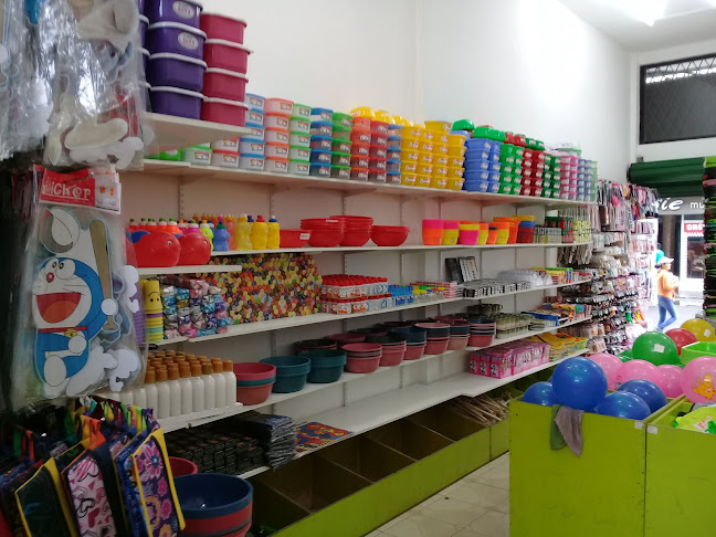 PRWG+HPW, Av. 29 de Mayo, Santo Domingo