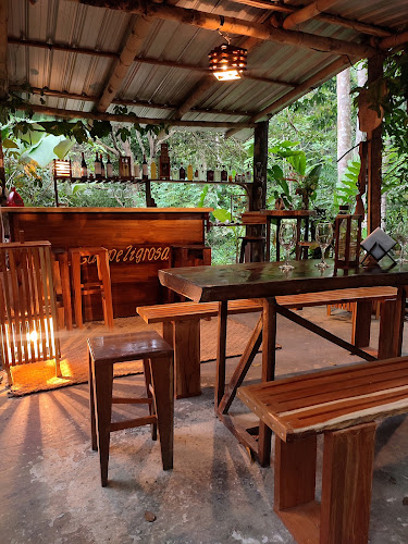 Opinii despre RESTAURANTE, PIZZAS y CAFÉ ESCONDITE Jama Tabuga în Santa Lucía - Gastronomía y hostelería