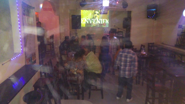 Liv It Up BarKaraokeDiscotk - Santa Elena