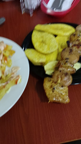 8W24+9GW, C. Colon, Chone