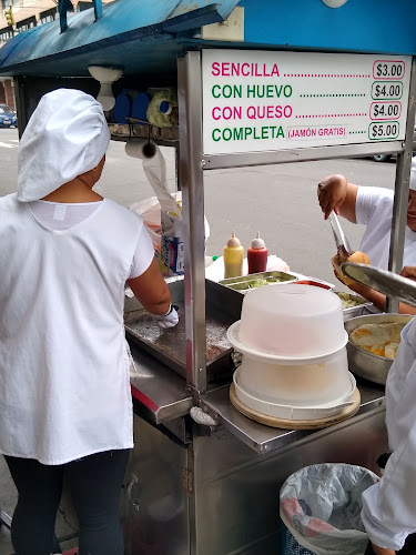 Opinii despre Las ricas hamburguesas de la Negrita Crucelina în Guayaquil - Gastronomía y hostelería