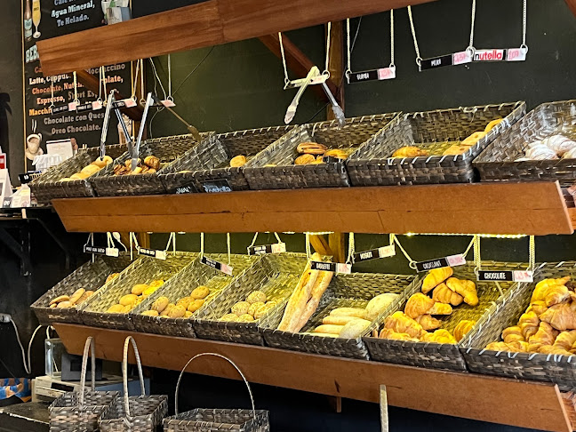 Taita Cafeteria Panaderia - Gastronomía y hostelería