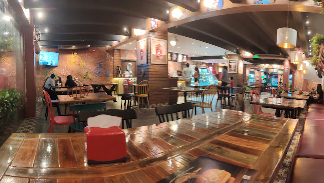 Bombons Coffee Shop - Urdesa