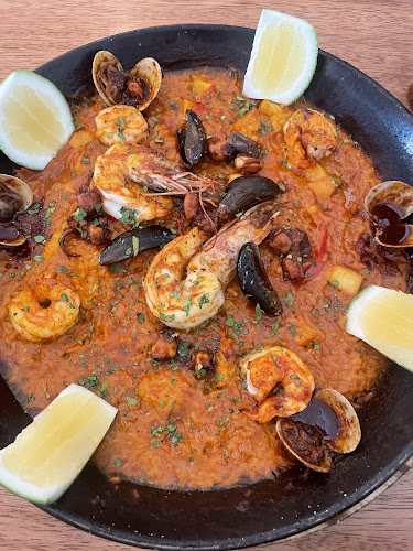 AMARELO CAFE RESTAURANTE - Gastronomía y hostelería