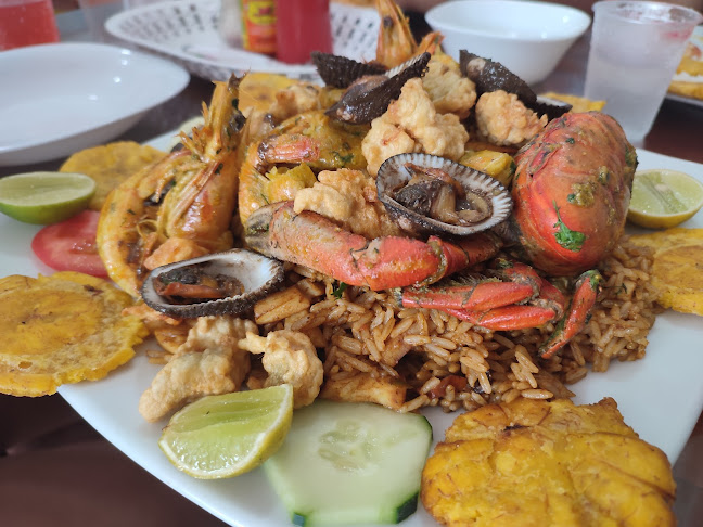 Restaurate TIERRA DE DELFINES 100%MANABA - Atacames