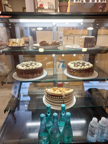 Opinii despre HELADOS LA TIENDA Parque Calderon în Cuenca - Gastronomía y hostelería