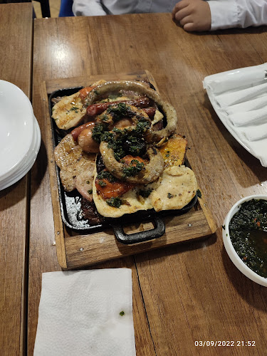 PARRILLADAS MAMA MICHE PARQUE 12 DE NOVIEMBRE - Ambato