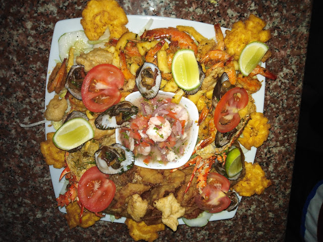 frente a la Coral Negro, Atacames