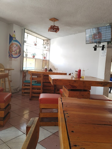 29XR+726, César Dávila Andrade, Latacunga