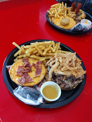 Top-Ten Burgers & Fries - Quito