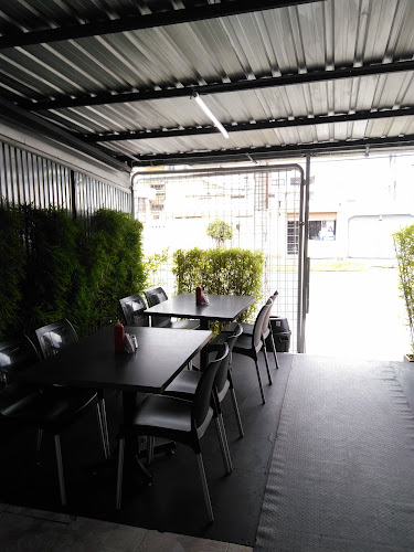 Av. Río Coca, Quito 170138