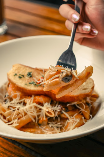 Agustín Cueva y Av. 12 de Abril Esquina, Cuenca 010101