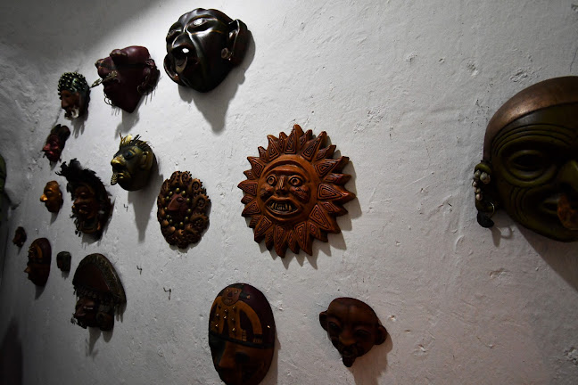 Cuenca, Francisco Calderon E4-65, Quito 170145