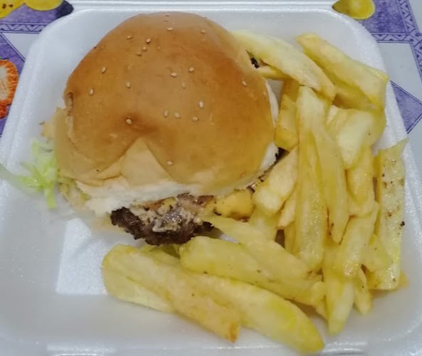 Opinii despre La Casa Rosa Fast Food în Ambato - Gastronomía y hostelería
