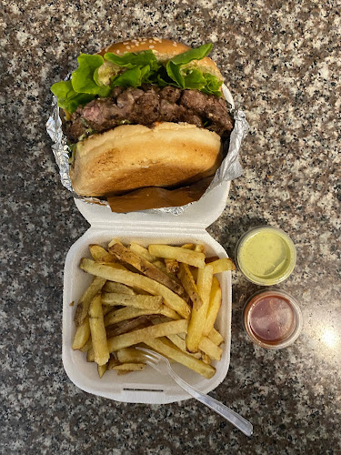 Av. Isla Floreana E4-123, Quito 170513