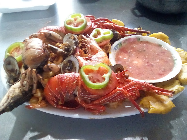 V5G3+HVF, Mal. del Mar, Atacames