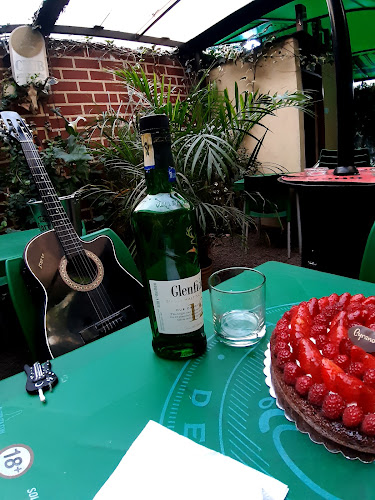 Universidad Central, Juan Murillo N21-140, Quito 170129