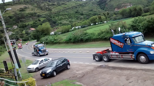 Comentarii opinii despre Yahuarcocha, Tilapias Al Horno, Caldos De Gallina