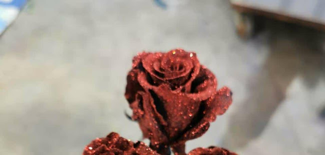 Comentarii opinii despre Luxury Flowers Luxflower S.A.