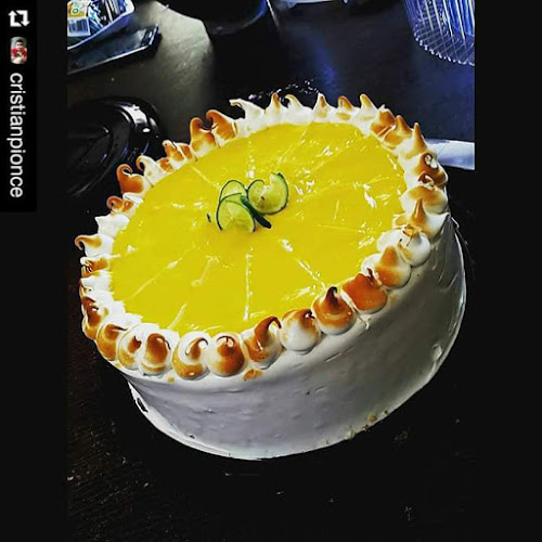 cdla. Universitaria Av u2 entre calle u7 y u8 Manta, ecuador, 130802