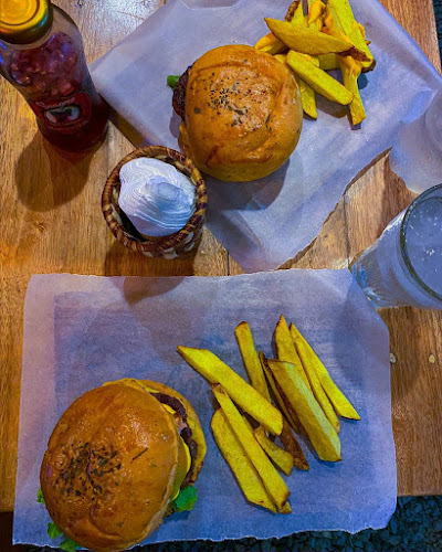 The Jungle Burgers - Manta