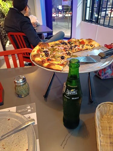 Quito Pizza Company - Gastronomía y hostelería
