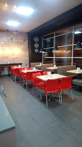 Av. De los Guaytambos y Las, Chirimoyas, Ambato 180101