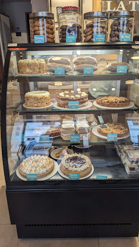 HELADOS LA TIENDA Parque Calderon - Gastronomía y hostelería