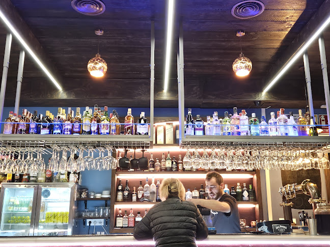 Cervecería Tapería Neptuno - Premia de mar