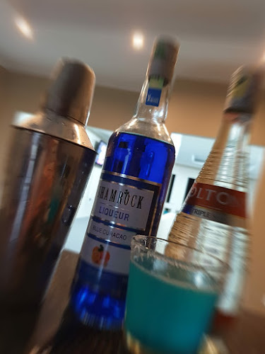 LA HUECA POOL & PUB - Guayaquil