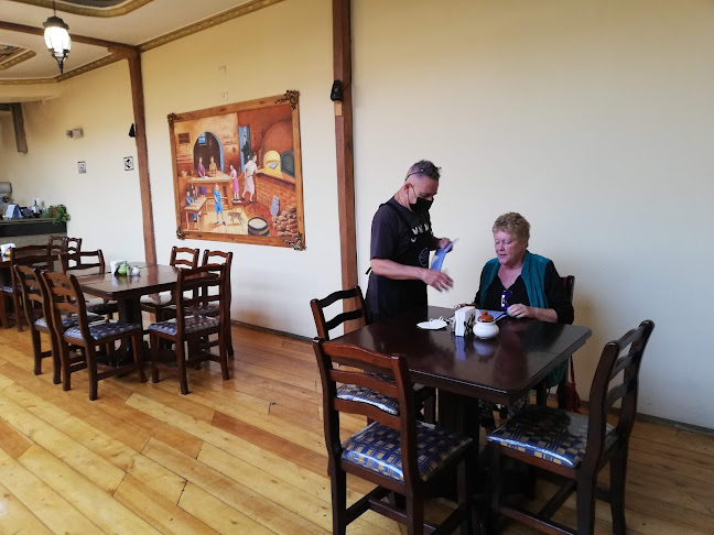 Kolo Restaurant and Bakery CLOSED - Gastronomía y hostelería
