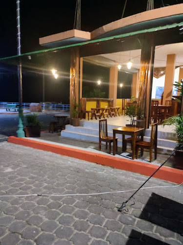 PAPAKUNA CAFÉ RESTAURANT