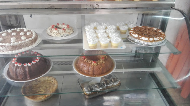 Pasteles Y Algo Más