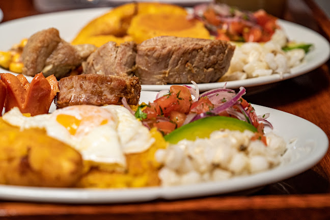 LOS TRES GUABOS (Sucursal Imbabura) - Otavalo