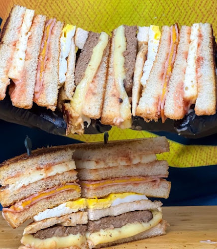 Comentarii opinii despre Anthony Burguer Tarqui "la mejor comida rápida de manta"