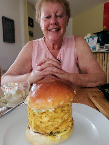 Los Jones ~ Comida Casera - Vilcabamba