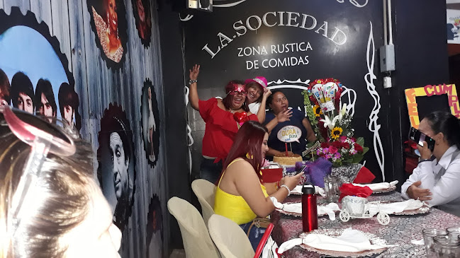 Comentarii opinii despre "LA SOCIEDAD" Zona Rústica De Comidas