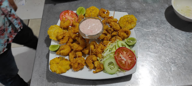 Restaurate TIERRA DE DELFINES 100%MANABA - Atacames