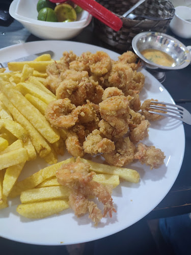 junto a la clínica, Paucarbamba 4/88 y, Cuenca 010107