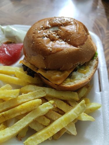 Papas Rock Sport Burger & Grill - Quito