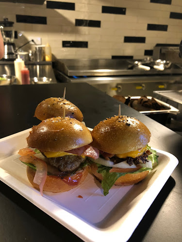 Av. República de El Salvador 406, Quito 170135